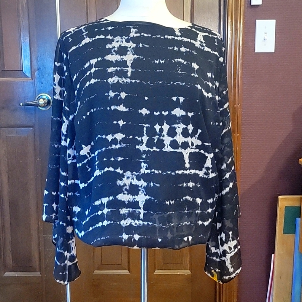 Alyx Flattering Blouseon Top D110